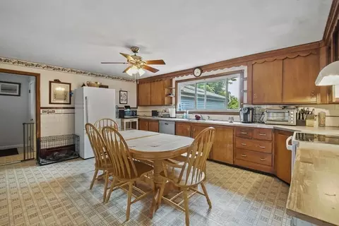17 Hampton St, Worcester, MA 01604 photo 6