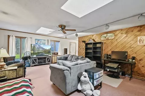 17 Hampton St, Worcester, MA 01604 photo 11