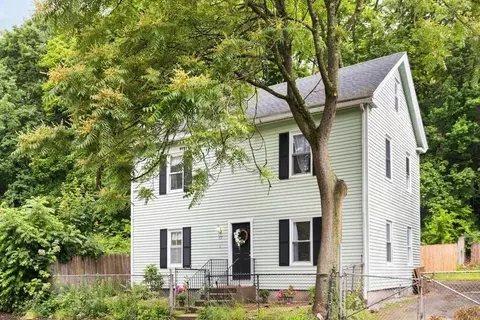 67 North St, Worcester, MA 01605 photo 2