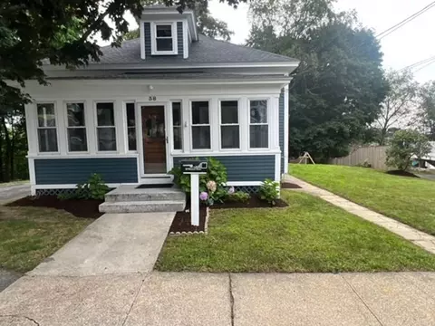 38 Whittier St, Amesbury, MA 01913