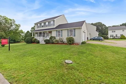16 Heritage Path, Millis, MA 02054 photo 3