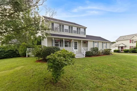 16 Heritage Path, Millis, MA 02054 photo 2