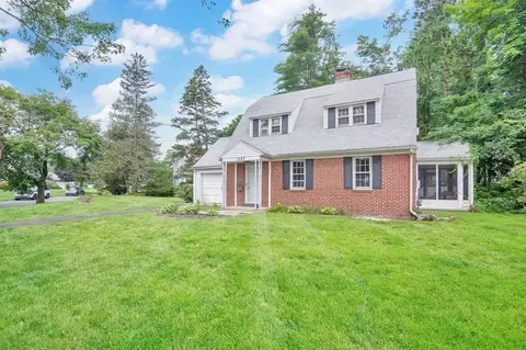1562 Longmeadow St, Longmeadow, MA 01106
