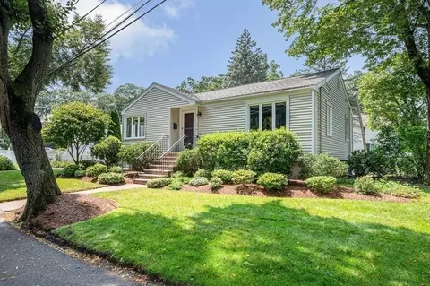 15 Lucy St, Stoneham, MA 02180