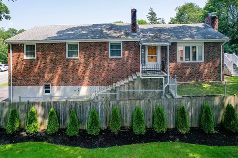7 Carol St, Stoneham, MA 02180