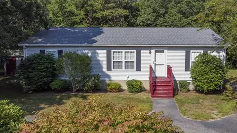141 Old Ponds Rd, Plymouth, MA 02360