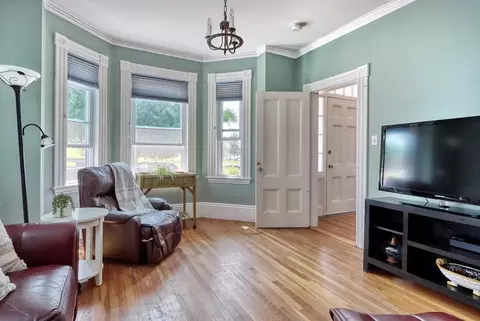 132 Lothrop St, Beverly, MA 01915 photo 4