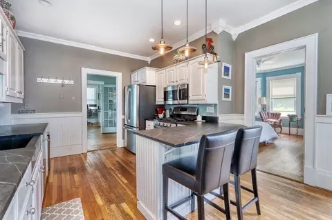 132 Lothrop St, Beverly, MA 01915 photo 9