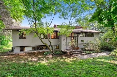 20 Meadowbrook Rd, Westwood, MA 02090