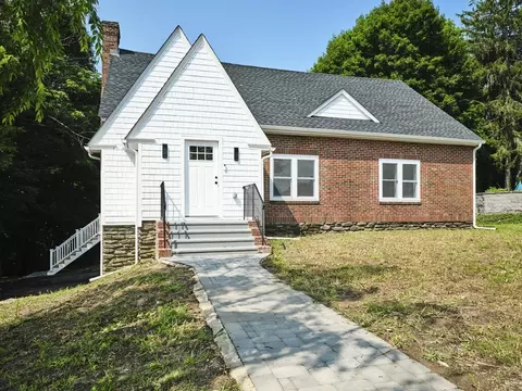 273 Mower St, Worcester, MA 01602
