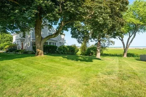 47 Orchard St, Marblehead, MA 01945 photo 6
