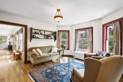 779 School St, Webster, MA 01570 photo 4
