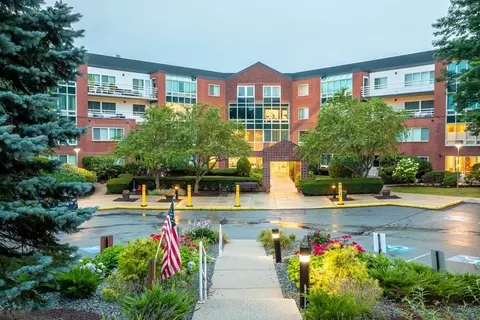 185 Place Ln #185, Woburn, MA 01801