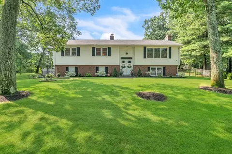 29 Terry Dr, Longmeadow, MA 01106