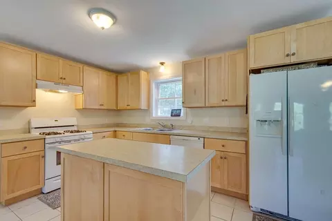 32 Whitney Dr, Ashburnham, MA 01430 photo 3