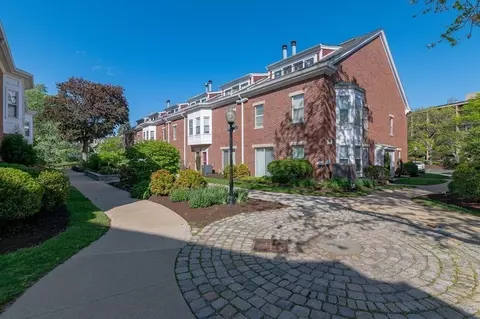 158 Quincy Shore Dr #81, Quincy, MA 02171
