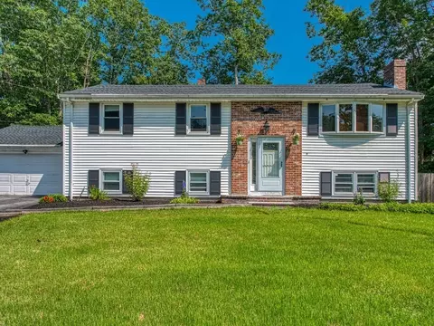 9 Nicholas Rd, Raynham, MA 02767 photo 2