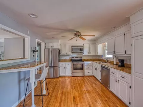9 Nicholas Rd, Raynham, MA 02767 photo 10