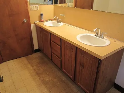 380 Main St, Easthampton, MA 01027 photo 24
