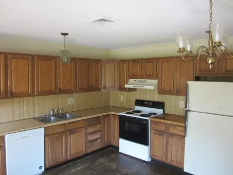 380 Main St, Easthampton, MA 01027 photo 14