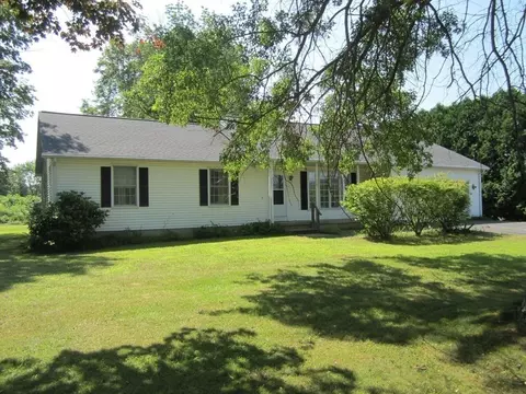 380 Main St, Easthampton, MA 01027 photo 2