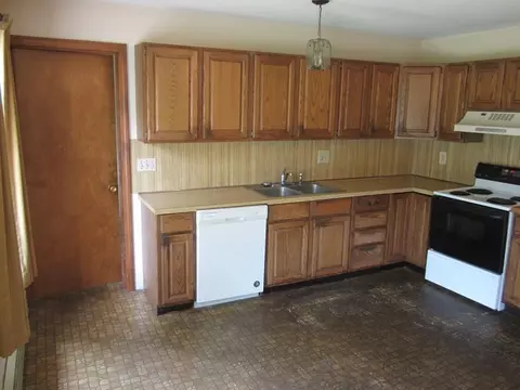 380 Main St, Easthampton, MA 01027 photo 13