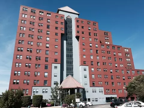 750 Davol St #1215, Fall River, MA 02720