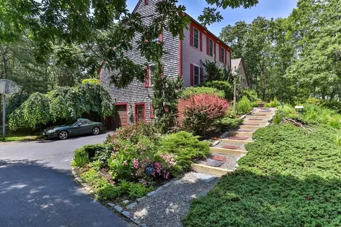 14 Mcelway Rd, Harwich, MA 02645