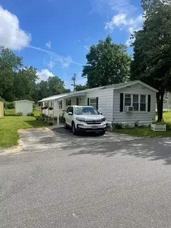 33 Park Ave #33, Sturbridge, MA 01566