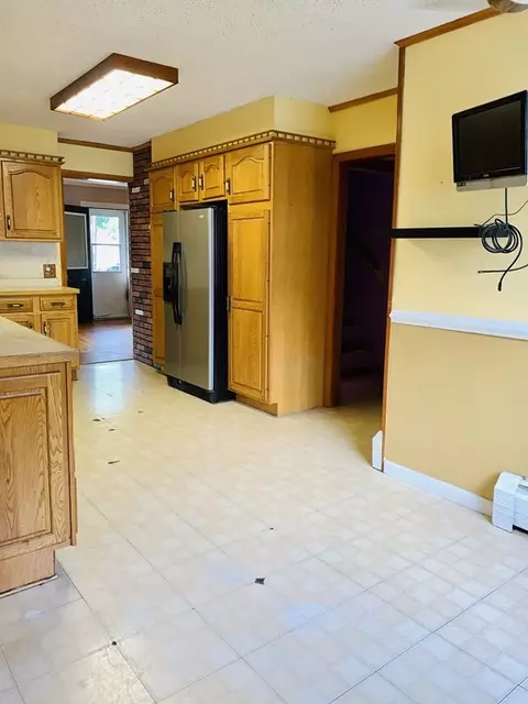 11 Turner St, Springfield, MA 01108 photo 8
