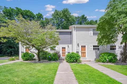 140 Autumn St #B, Agawam, MA 01001