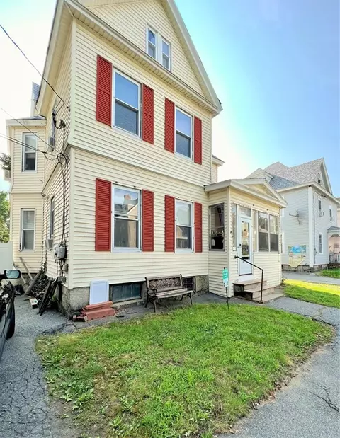 59 Huntington St, Lowell, MA 01852