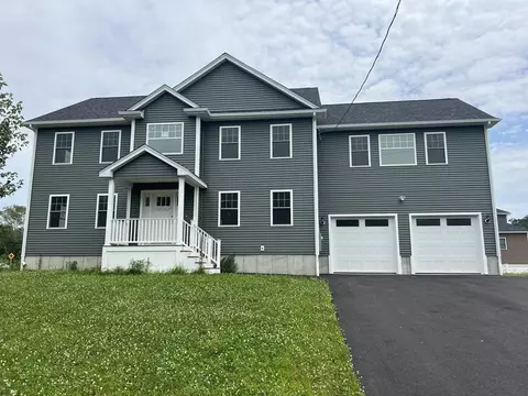 4 Bergeron Ln, Westport, MA 02790