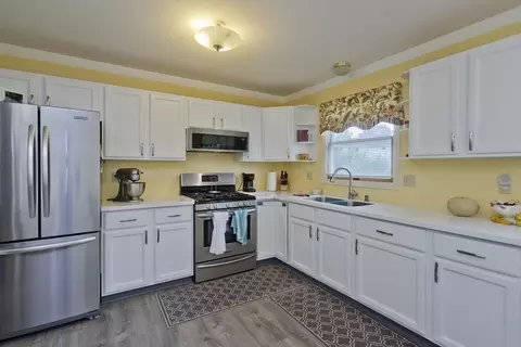 165 Ferry St, Easthampton, MA 01027 photo 10