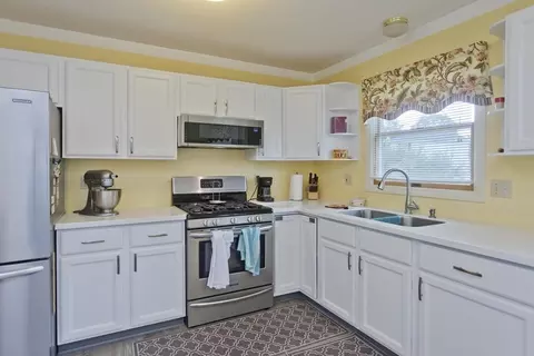 165 Ferry St, Easthampton, MA 01027 photo 11