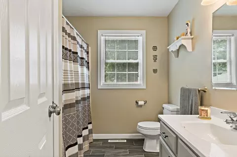 29 Florence St, Fall River, MA 02720 photo 11
