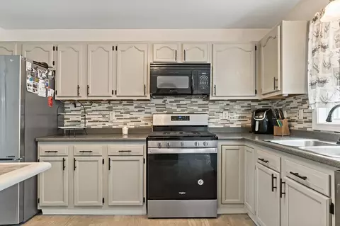 29 Florence St, Fall River, MA 02720 photo 7