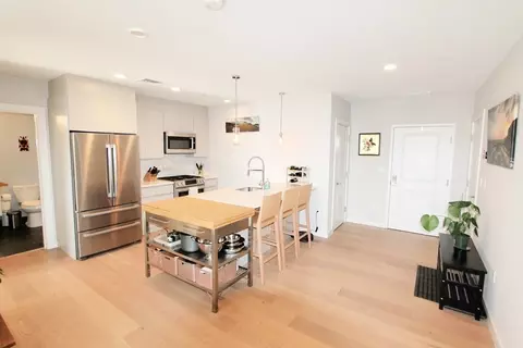 16 Boardman #302, Boston, MA 02128