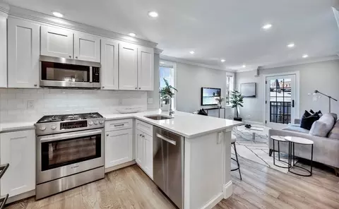 5 Trenton #PH7, Boston, MA 02128