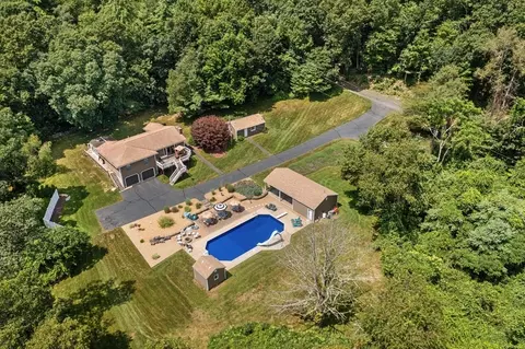 16 Keith Ave, Belchertown, MA 01007