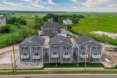 207 Beach Rd #B-1, Salisbury, MA 01952
