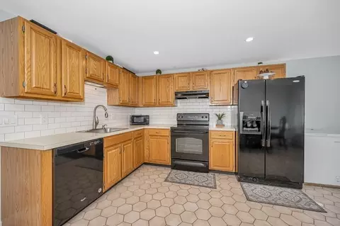 42 Poplar St #1, Danvers, MA 01923 photo 10