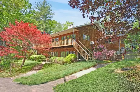 210 Sunset Ln, Lunenburg, MA 01462