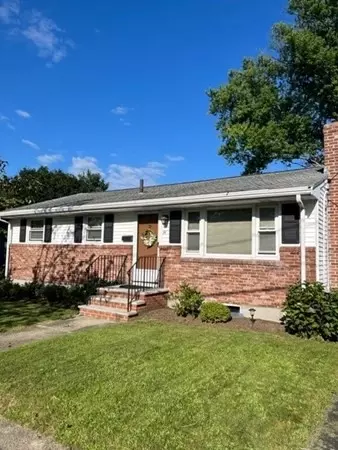 34 Pine St, Watertown, MA 02472