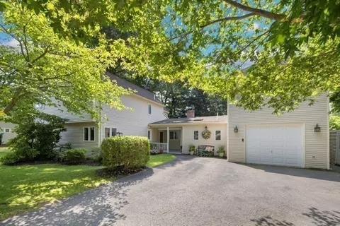 51 Whittier Rd, Wakefield, MA 01880
