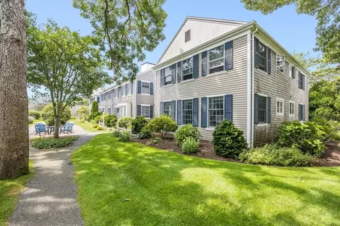 15 Pleasant St #W-2, Harwich, MA 02646