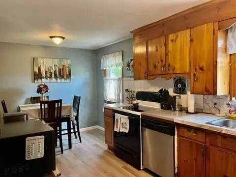 44 Wallace Ave, Chicopee, MA 01020 photo 6