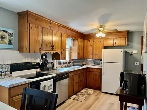 44 Wallace Ave, Chicopee, MA 01020 photo 8