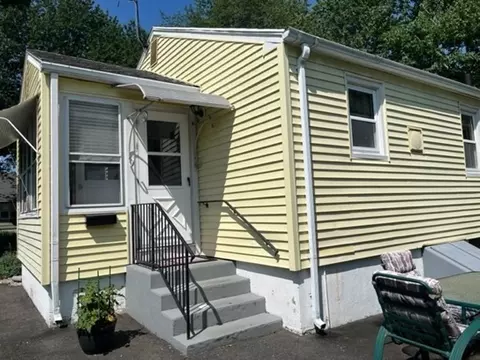 44 Wallace Ave, Chicopee, MA 01020 photo 2