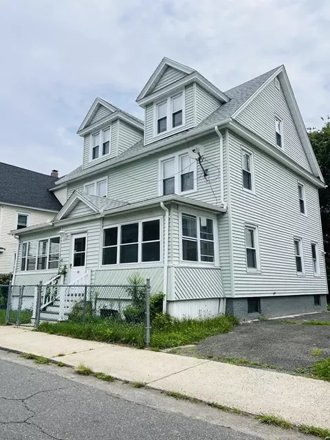 45 Orlando St, Springfield, MA 01108